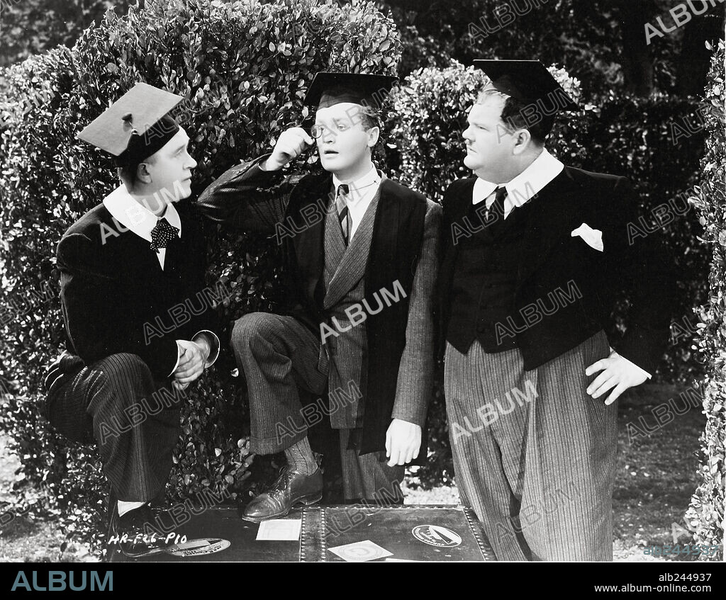 OLIVER HARDY und STAN LAUREL in LAUREL & HARDY - IN OXFORD, 1940 (A CHUMP AT OXFORD), unter der Regie von ALF GOULDING. Copyright HAL ROACH/UNITED ARTISTS.