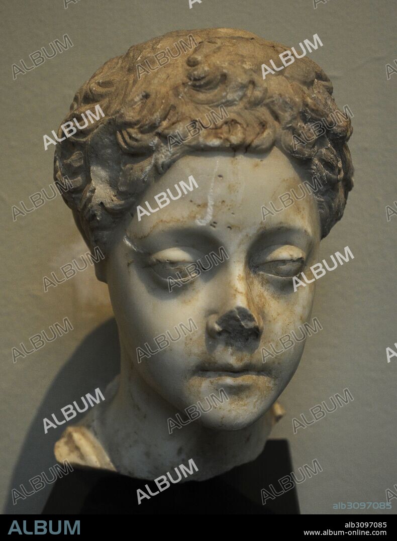 Comodo, Lucio Aurelio (161-192). Emperador romano (180-192). Busto de Comodo adolescente, hacia el año 177, cuando se convirtió en co-regente con su padre. Mármol. Museo del Mediterráneo y Antigüedades del Oriente Próximo (Museum of Mediterranean and Near Eastern Antiquities). Estocolmo. Suecia.