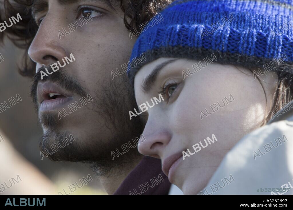 DEV PATEL and ROONEY MARA in LION, 2016, directed by GARTH DAVIS. Copyright SEE-SAW FILMS/AQUARIUS FILMS/SCREEN AUSTRALIA/SUNSTAR ENT.