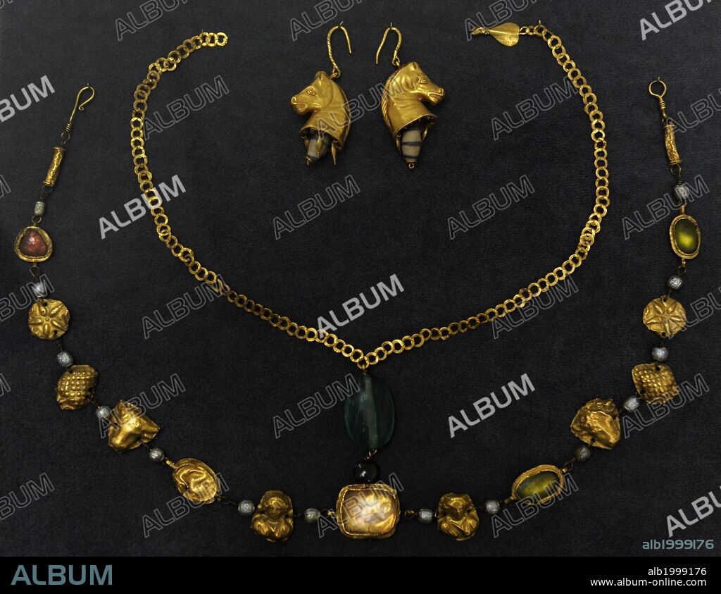ARTE ROMANO. JOYAS de la época Imperial romana. Fechadas hacia el S. I-IV d. C. Museo de Bellas Artes. Budapest. Hungría.