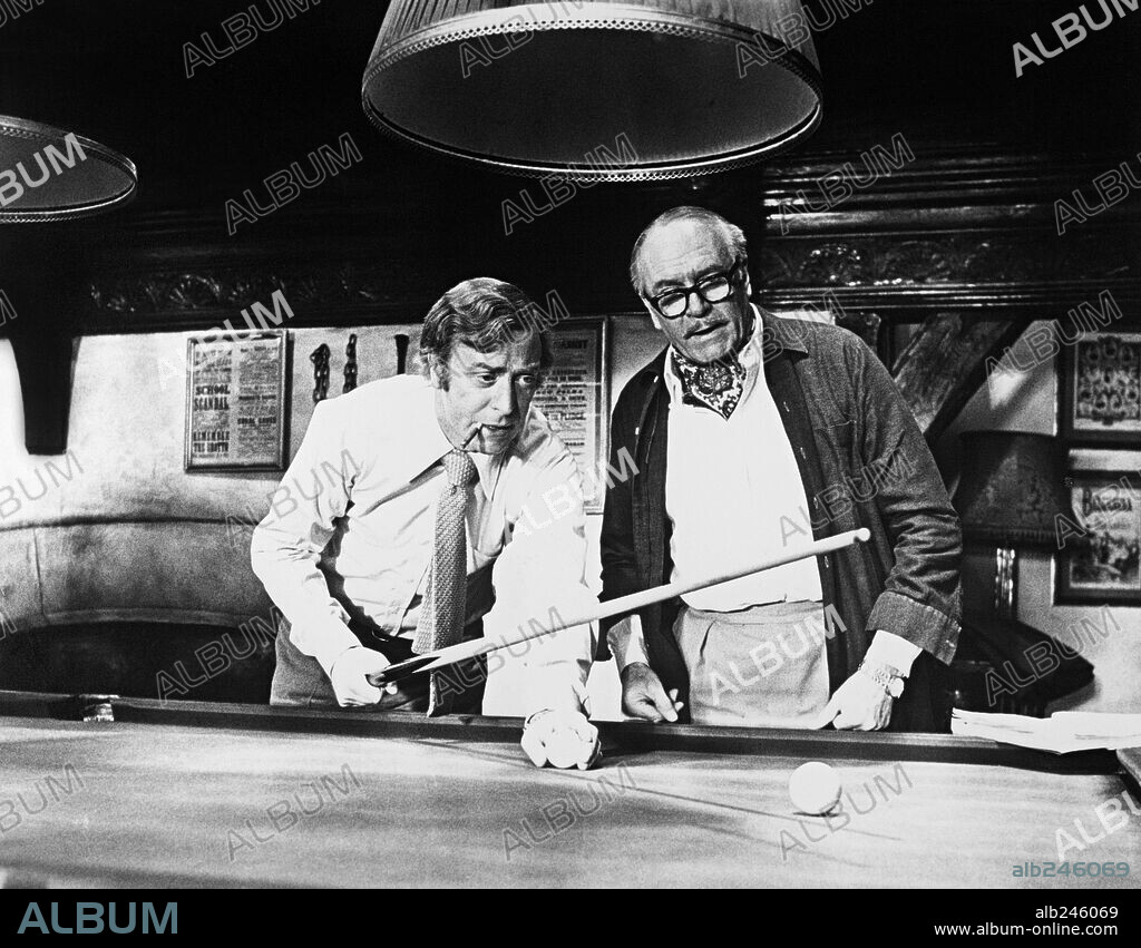 LAURENCE OLIVIER und MICHAEL CAINE in SLEUTH, 1972, unter der Regie von JOSEPH L. MANKIEWICZ. Copyright 20TH CENTURY FOX.
