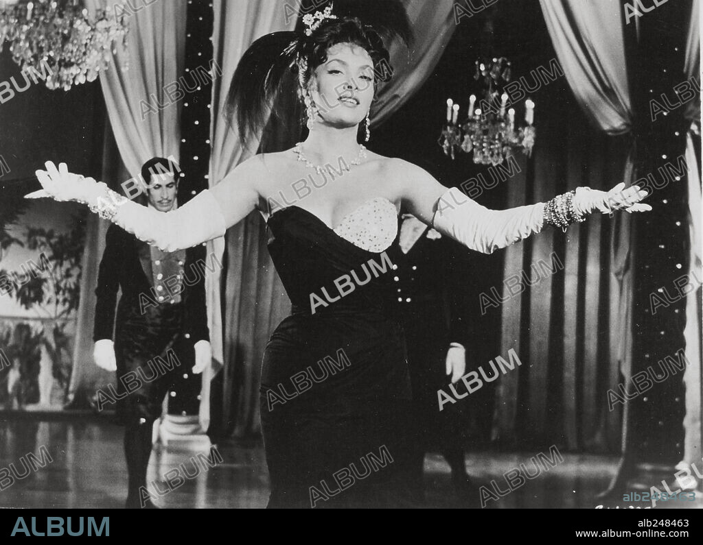 GINA LOLLOBRIGIDA in BEAUTIFUL BUT DANGEROUS, 1956 (LA DONNA PIU BELLA DEL MONDO), directed by ROBERT Z. LEONARD. Copyright G.E.S.I. CINEMATOGRAFICA.