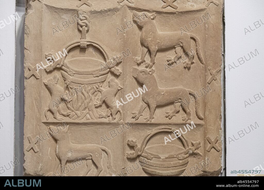 escudo heraldico renacentista, siglo XVI, Museo Histórico Arqueológico Najerillense, Nájera, La Rioja, Spain.