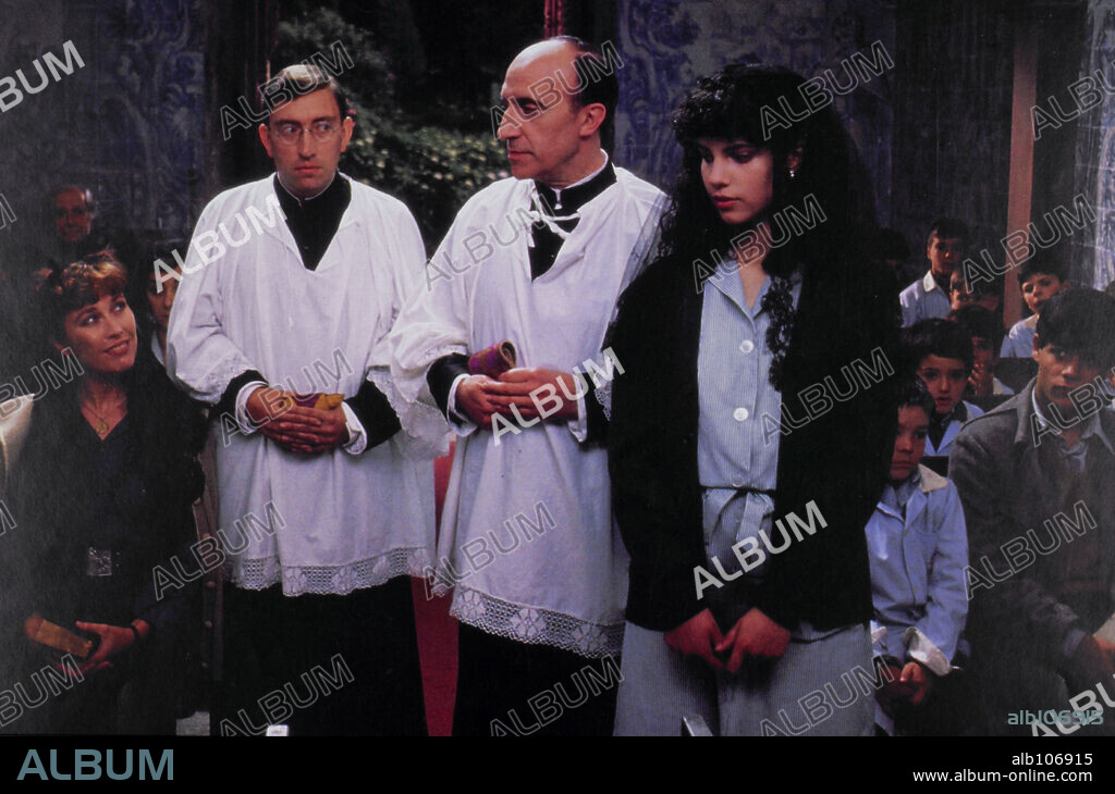 JOSE "SAZA" SAZATORNIL, MARIBEL VERDU y VERONICA FORQUE en EL AÑO DE LAS LUCES, 1986, dirigida por FERNANDO TRUEBA.