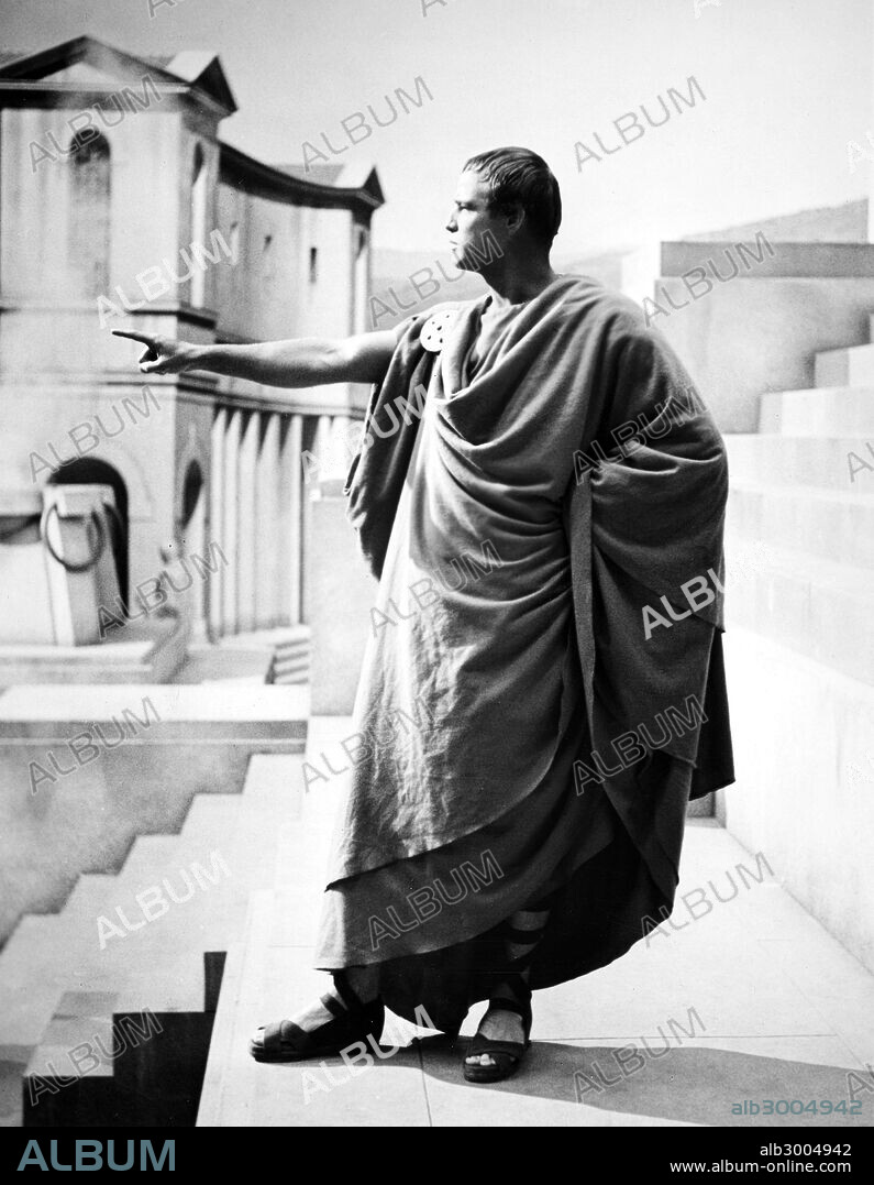 FILM: JULIUS CAESAR, 1953.Marlon Brando, as Marc Antony, delivers the famed speech to the Romans assembled for Caesar's funeral.