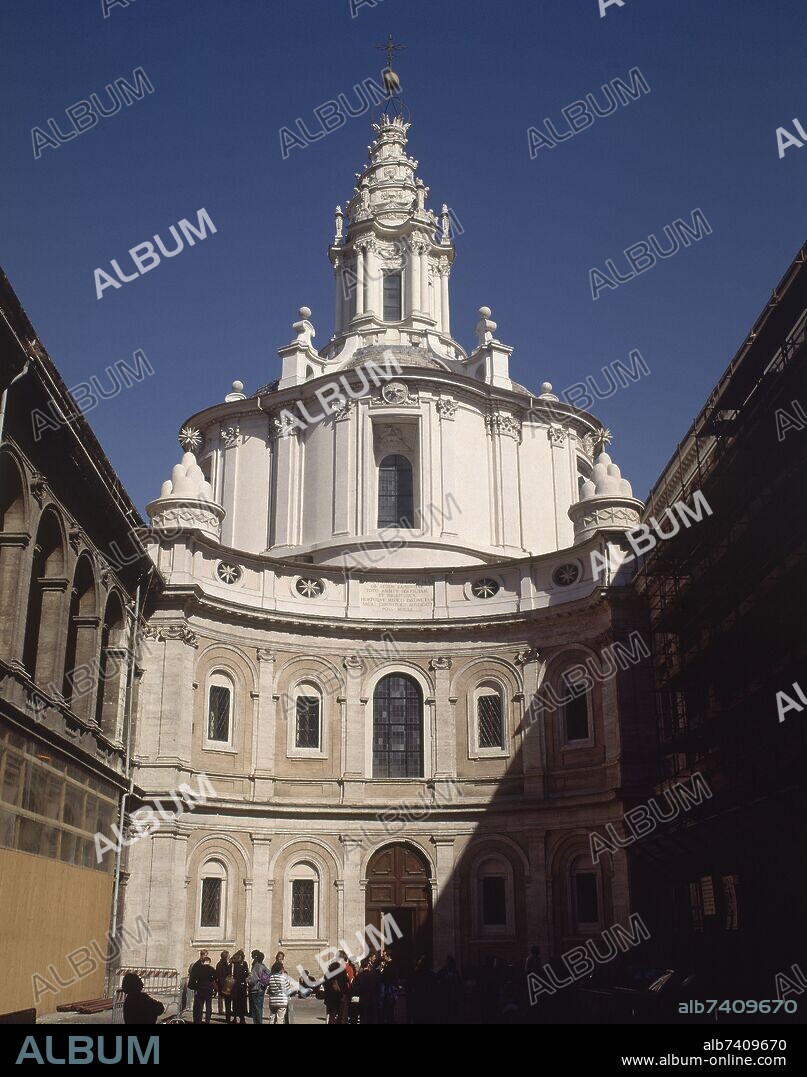 FRANCESCO BORROMINI (1599-1667). FACHADA PRINCIPAL DE LA IGLESIA DE SAN IVO - 1643/1660 - FOTO AÑOS 90.