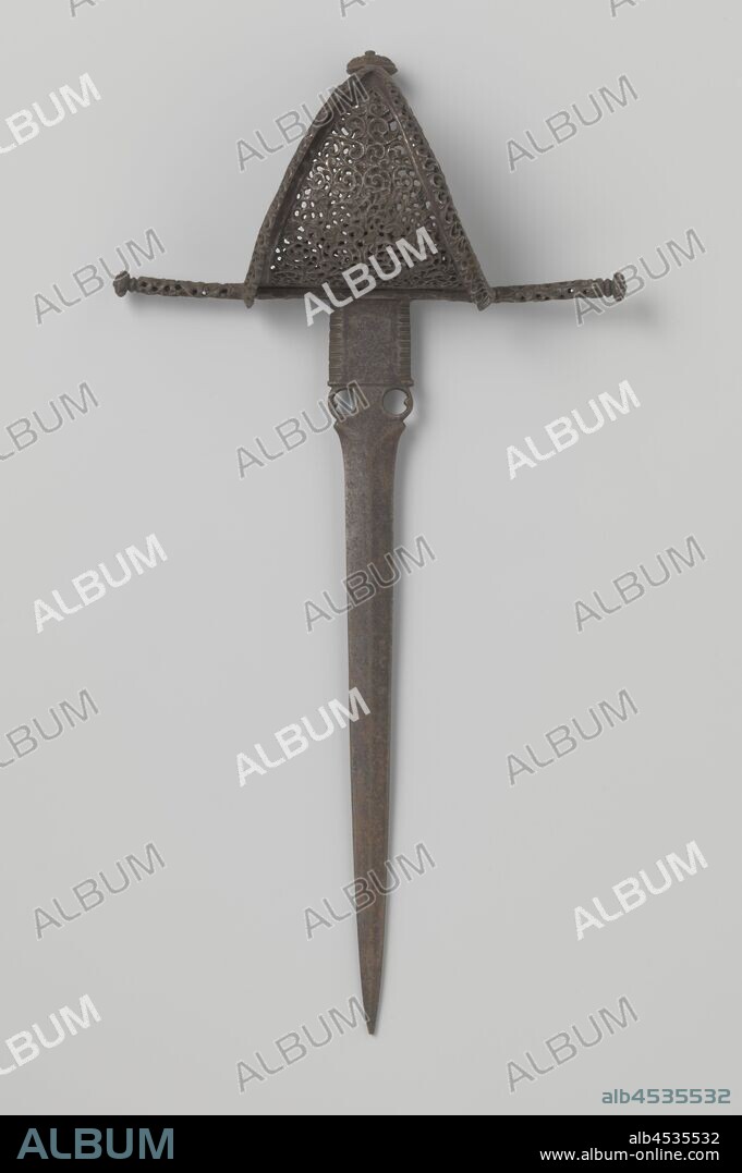 Spanish dagger, A Spanish dagger, whose triangular hive, as well as the cross, consists of openwork tendrils. The rest is decorated with braided iron wire. The two cutting blade has a floor for the thumb at the top. Probably from the workshop of Pedro de Belmonte, Toledo. (Steel, hammered), the penitent harlot Mary Magdalene, possible attributes: book (or scroll), crown, crown of thorns, crucifix, jar of ointment, mirror, musical instrument, palm-branch, rosary, scourge, anonymous, Spain, 1600 - 1625, steel (alloy), iron (metal), l 47.5 cm × w 24.8 cm.