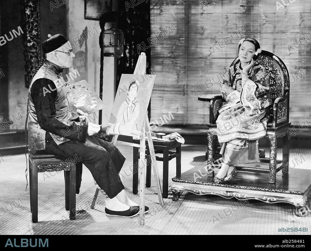 HELEN HAYES in THE SON-DAUGHTER, 1932, directed by CLARENCE BROWN. Copyright M.G.M.