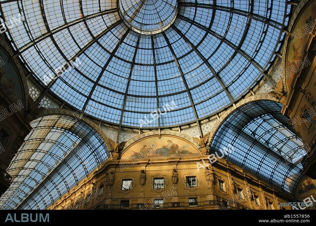 ITALIA. MILAN. Interior de la GALERIA "VITTORIO EMANUELE II", construída entre 1865-1877. Región de La Lombardía.