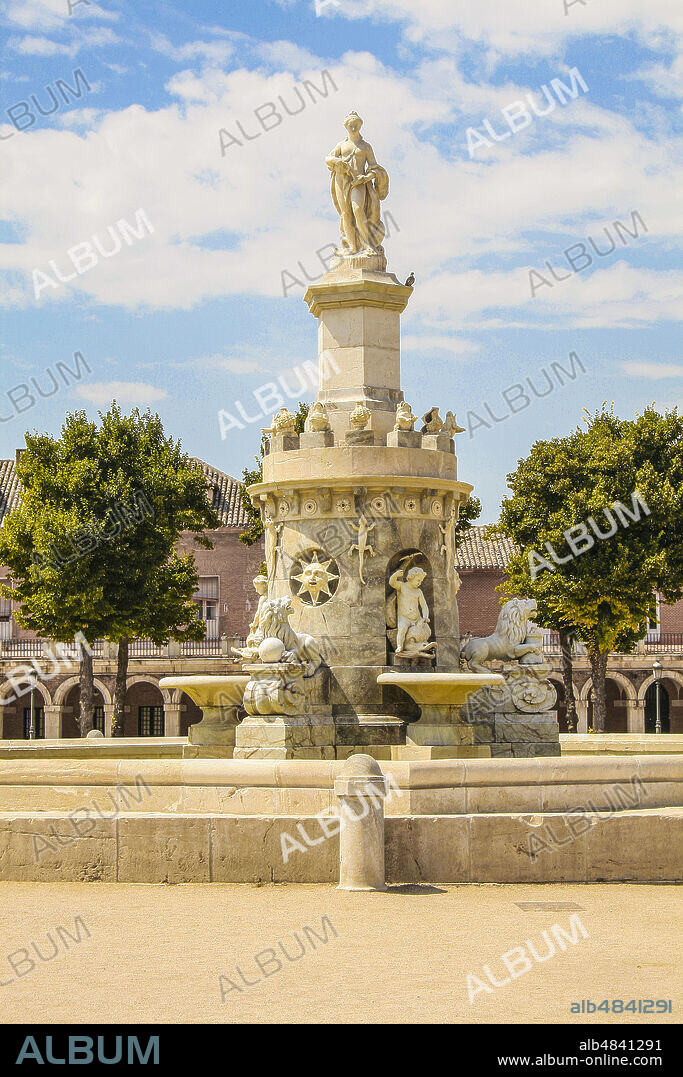 Aranjuez, Comunidad de Madrid, Spain, Europe. Mariblanca's Fountain (Fuente de la Mariblanca), also called Venus Fountain, 18th century.