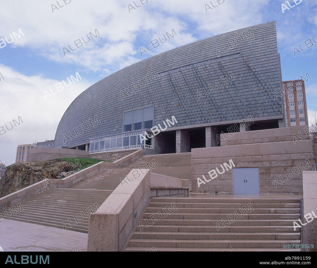 ISOZAKI ARATA 1931 / PORTELA CESAR 1937/. DOMUS O CASA DEL HOMBRE - MUSEO INTERACTIVO SOBRE EL SER HUMANO - 1995 - FOTO AÑOS 00 SIGLO XXI.