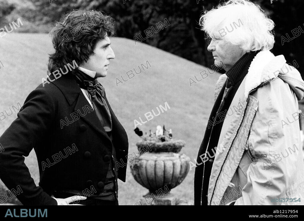 GABRIEL BYRNE y KEN RUSSELL en GOTHIC, 1986, dirigida por KEN RUSSELL. Copyright VIRGIN VISIONS.