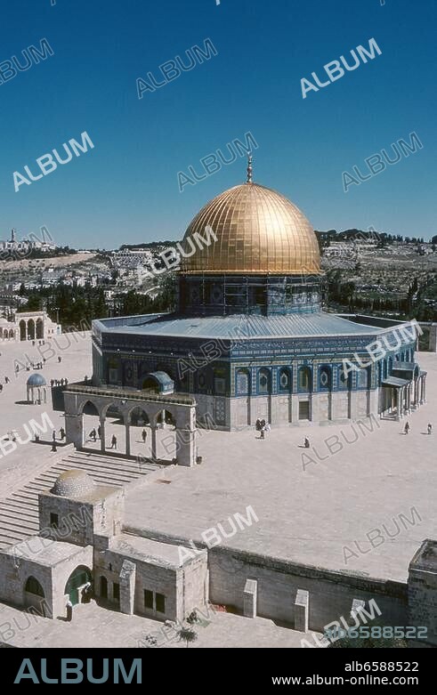 Jerusalem / Jeruschalajim (Israel), Tempelberg / Haram esh-Sharif, Felsendom / Qubbet es-Sakhra (erb. 688-91 unter dem Omaijadenkalifen Abd al-Malik; Kuppel 1318; Fliesenverkleidung unter Süleyman dem Prächtigen 1561). /-Außenansicht von Südwesten.-/ Foto, 2000.