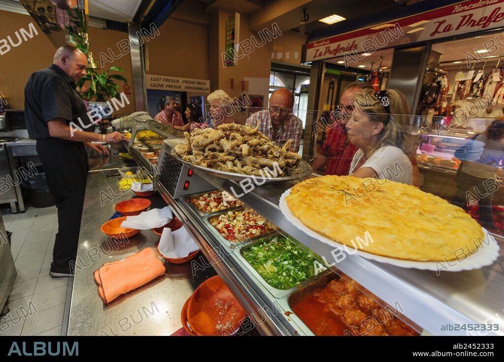 bar de tapas Paco,mercado del olivar,Palma,mallorca, islas baleares, spain, europa.