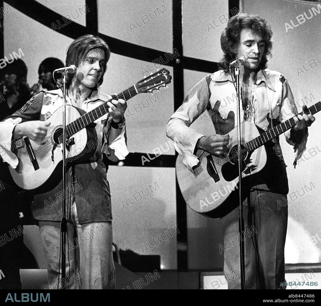 STOCKHOLM 1973.. Orig. bildtext... Fristorp, Göran och Clabbe af Geijerstam 1973 Anm. MELODIFESTIVALEN 1973 i TV-huset Stockholm Gruppen Malta framför Sommaren som aldrig säger nej Segrare i den svenska uttagningen Gitarrer Schlager Eurovisionsschlagerfestivalen TV Musik persons: CLAES AF GEIJERSTAM;GÖRAN FRISTORP sites: STOCKHOLM;SVERIGE.