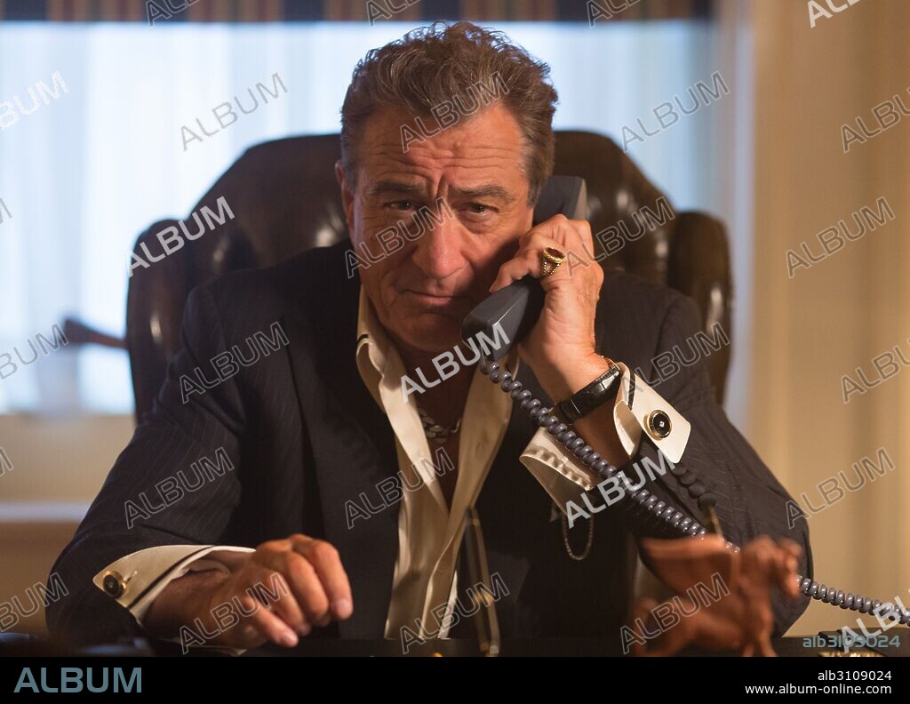 ROBERT DE NIRO en BUS 657: EL GOLPE DEL SIGLO, 2015 (HEIST), dirigida por SCOTT MANN. Copyright EMMETT/FURLA FILMS/MASS HYSTERIA/GEORGE FURLA PROD/SILVER PL.