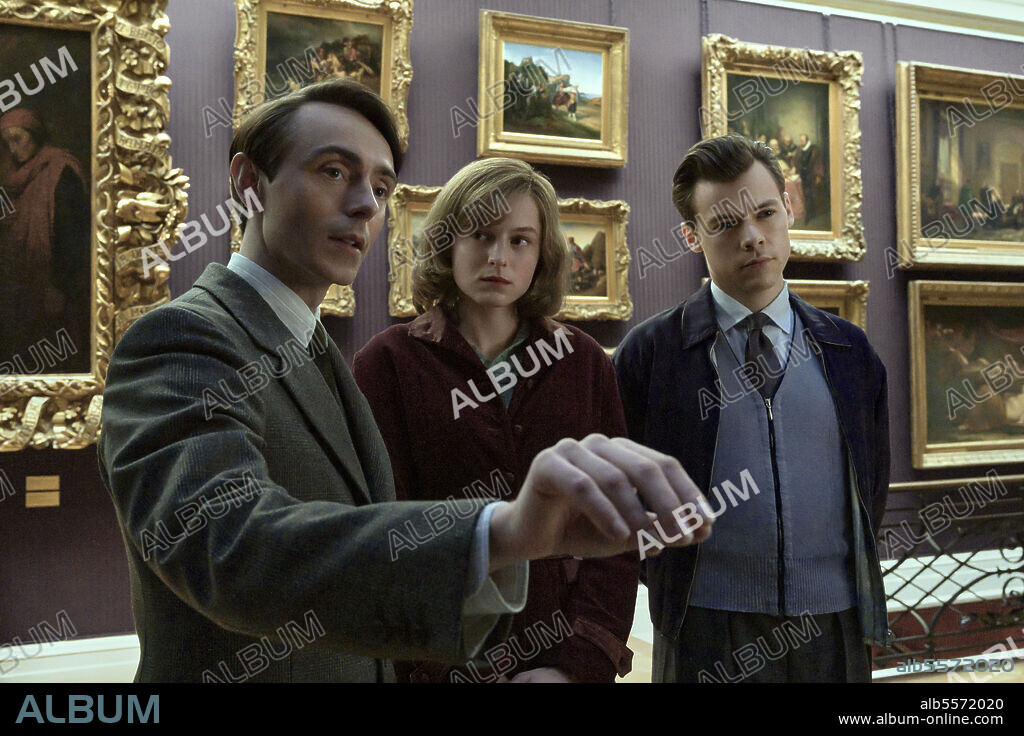 DAVID DAWSON, EMMA CORRIN and HARRY STYLES in MY POLICEMAN, 2022, directed by MICHAEL GRANDAGE. Copyright AMAZON STUDIOS.