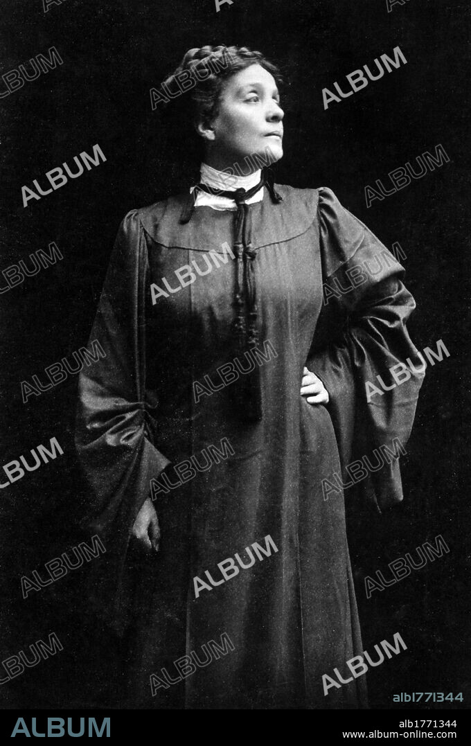 Eleonora Duse on stage. The Italian actress Eleonora Duse playing Rebecca West in 'Rosmersholm' by Henrik Ibsen. Italy, 1906.