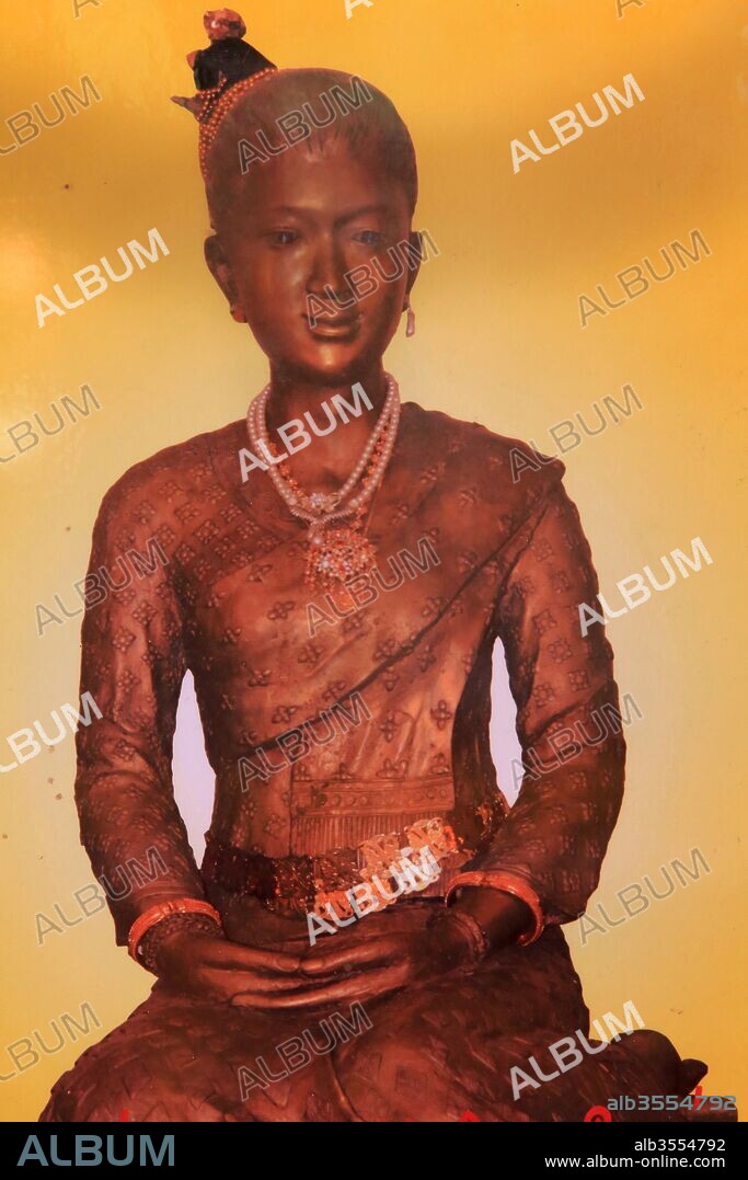 Si Muang (Nang Si). Photography. Patron deity of the city. She was a young pregnant woman volunteered to sacrifice herself to appease the angry spirits in 1563.