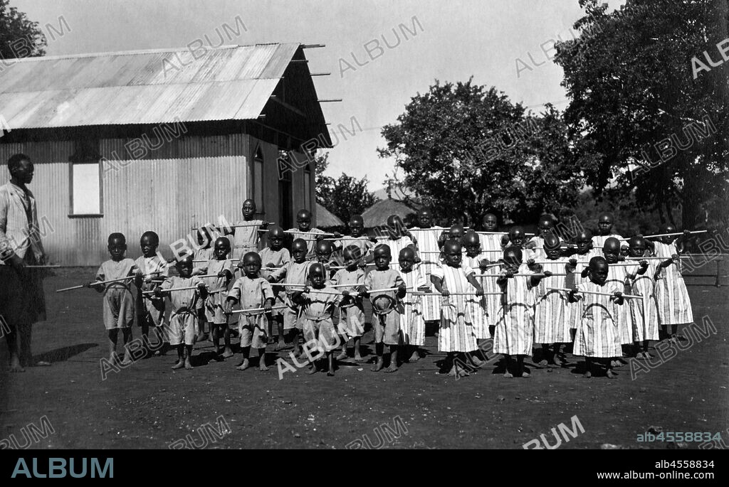 Africa, kenya, time of exercise in the mission, 1930.