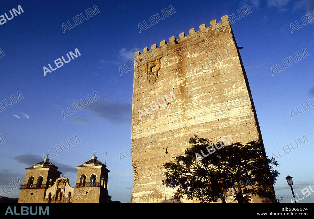 Aledo, Castillo (Torre del Homenaje) e Iglesia de Santa María.