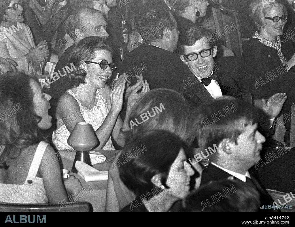ARKIV 1968-02-09. Prinsessan Christina och hennes fästman Tord "Tosse" Magnuson roar sig på Berns Salonger i Stockholm när den amerikanska sånggruppen Supremes uppträder 9:e februari 1968.. Foto: Göran Blom / EXP / SCANPIX / Kod: 192. **AFTONBLADET OUT**.