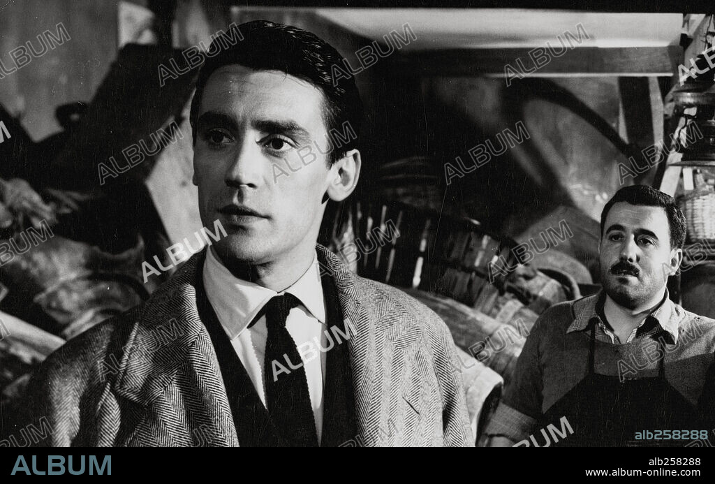 YVES MASSARD dans CALLE MAYOR, 1956, réalisé par JUAN ANTONIO BARDEM. Copyright SUEVIA FILMS-CESAREO GONZALEZ/GUION  PROD. CINEMATOGRAFICAS.