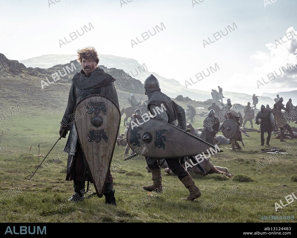 NIKOLAJ COSTER-WALDAU en KING AND CONQUEROR, 2025, dirigida por BALINT SZENTGYORGYI, BALTASAR KORMAKUR y ERIK LEIJONBORG. Copyright CBS Studios.