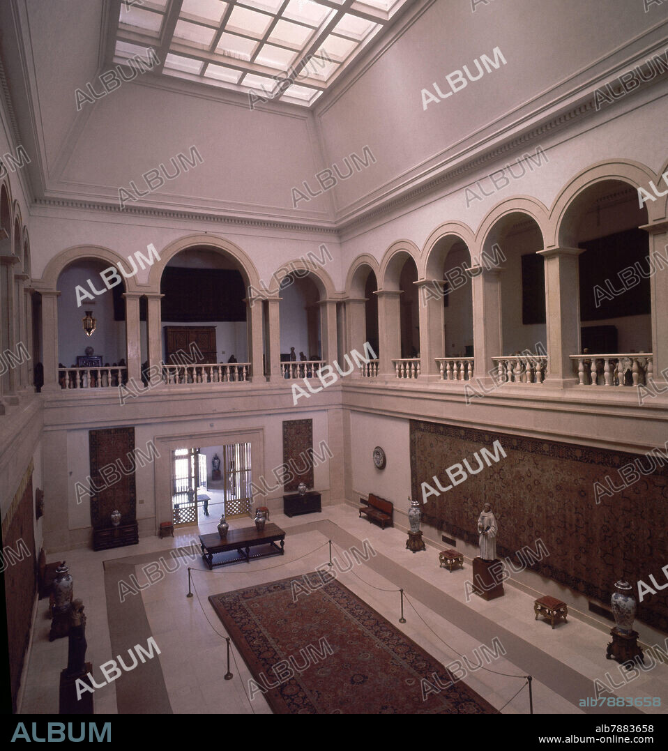 VESTIBULO DEL MUSEO NACIONAL DE ARTE ANTIGUO SITUADO EN EL ANTIGUO PALACIO DE ALVOR POMBAL CONSTRUIDO EN EL SIGLO XVII - INAUGURADO EN 1884 - FOTO AÑO.