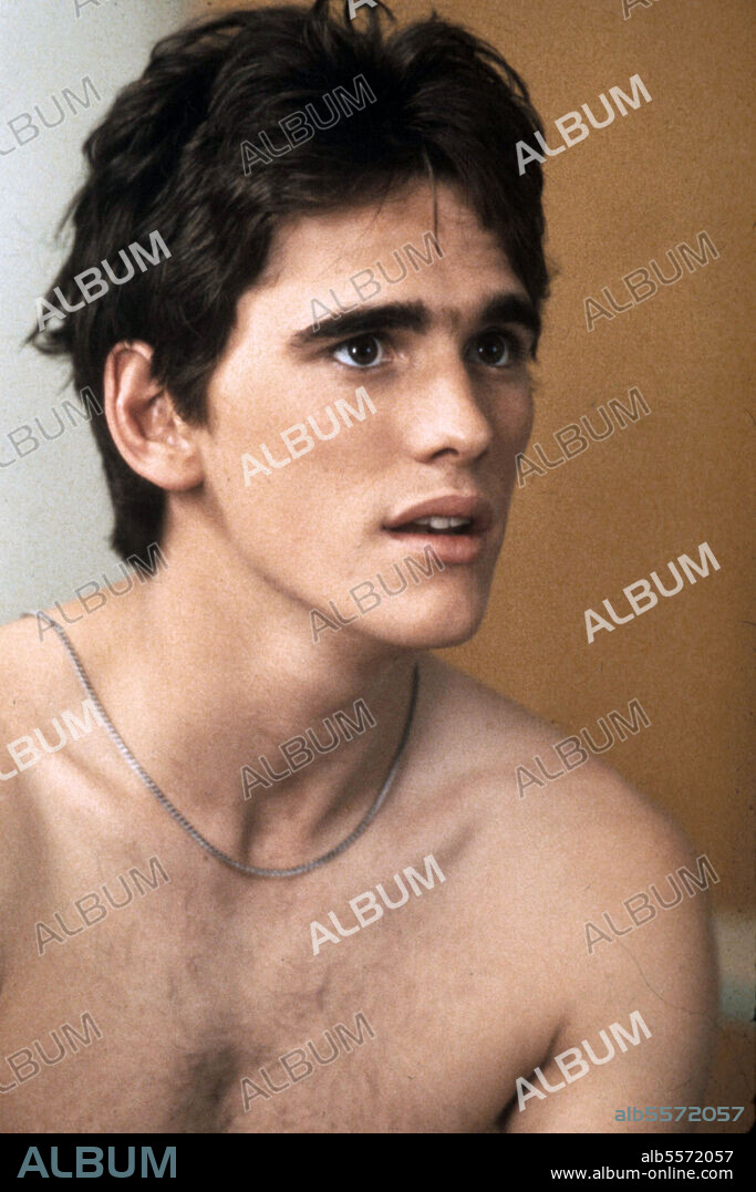 MATT DILLON en REBELDES, 1983 (THE OUTSIDERS), dirigida por FRANCIS FORD COPPOLA. Copyright WARNER BROTHERS.