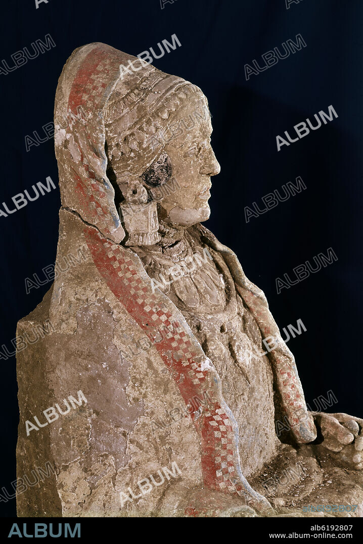 Lady of Baza (before being restored). Madrid, National Museum of Archeology.