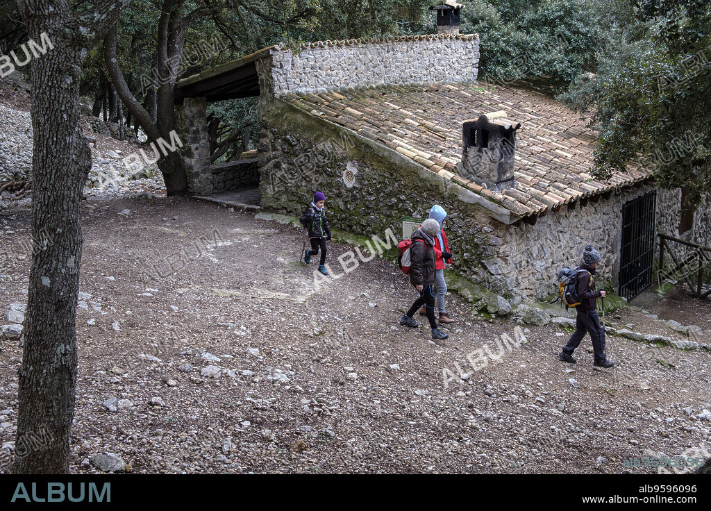 refugio público de Son Moragues, Camí de s'Arxiduc, Valldemossa, Paraje natural de la Serra de Tramuntana, Mallorca, balearic islands, Spain.