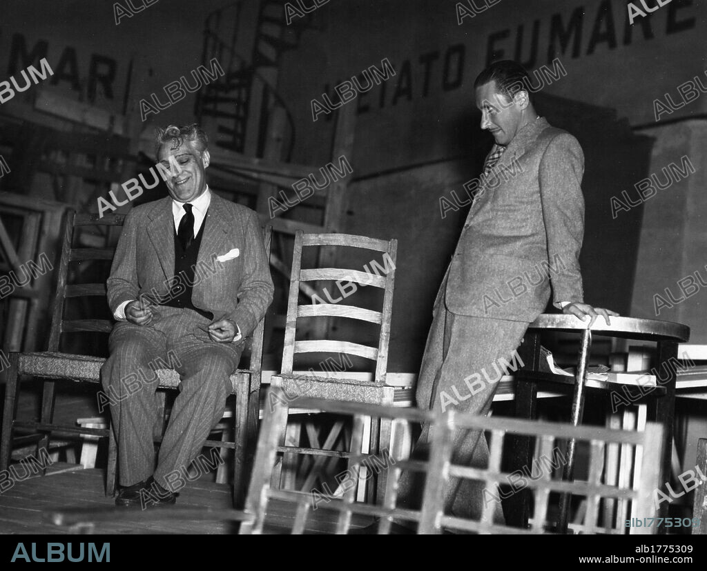 Paolo Stoppa on stage. The Italian actor Paolo Stoppa acting with a colleague. 1950s.