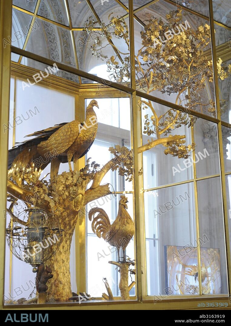 Reloj del Pavo Real. Fabricado en 1777 por el maestro relojero inglés James Cox (h. 1723-1800). Bronce dorado, plata y vidrio. Detalle. Sala del Pabellón. Pequeño Hermitage. Museo del Hermitage (The State Hermitage Museum). San Petersburgo. Rusia.