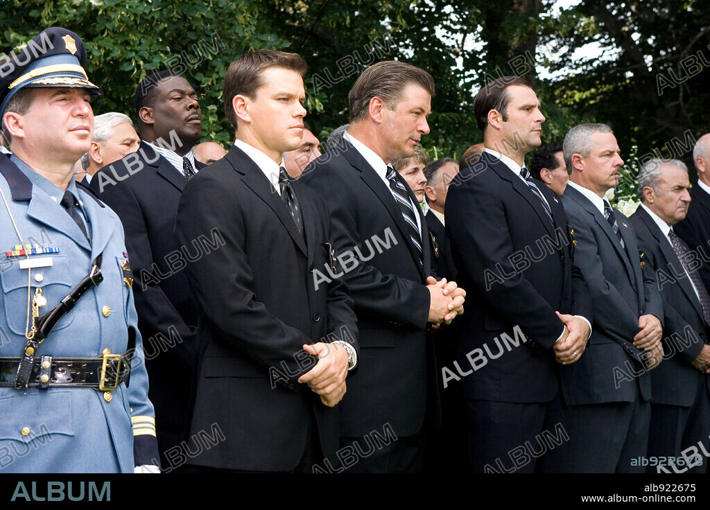ALEC BALDWIN and MATT DAMON in THE DEPARTED, 2006, directed by MARTIN SCORSESE. Copyright WARNER BROS PICTURES/VERTIGO ENTERTAINMENT/INITIAL ENTERTAIN / COOPER, ANDREW.