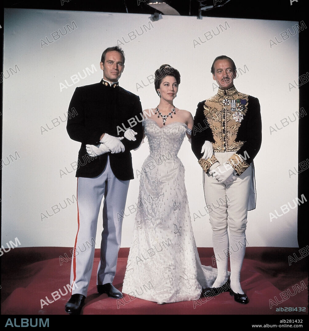 AVA GARDNER, CHARLTON HESTON y DAVID NIVEN en 55 DÍAS EN PEKÍN, 1963 (55 DAYS AT PEKING), dirigida por NICHOLAS RAY. Copyright SAMUEL BRONSTON PRODS/ALLIED ARTISTS.