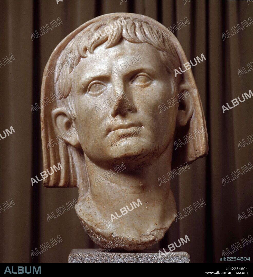 AUGUSTO, CESAR OCTAVIO. EMPERADOR ROMANO . 63 AC - 14 DC. CABEZA DE MARMOL.MUSEO NACIONAL DE ARTE ROMANO DE MERIDA. SFGP / © KORPA.