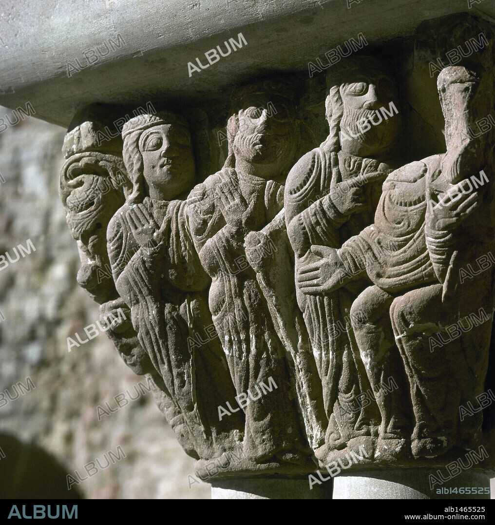 ARTE ROMANICO. ESPAÑA. MONASTERIO DE SAN JUAN DE LA PEÑA. Detalle de uno de los capiteles del claustro (S. XII-XIII) (S. XII-S. XIII) que fueron esculpidos por el Maestro de San Juan de la Peña. Alrededores de Jaca. Provincia de Huesca. Aragón.