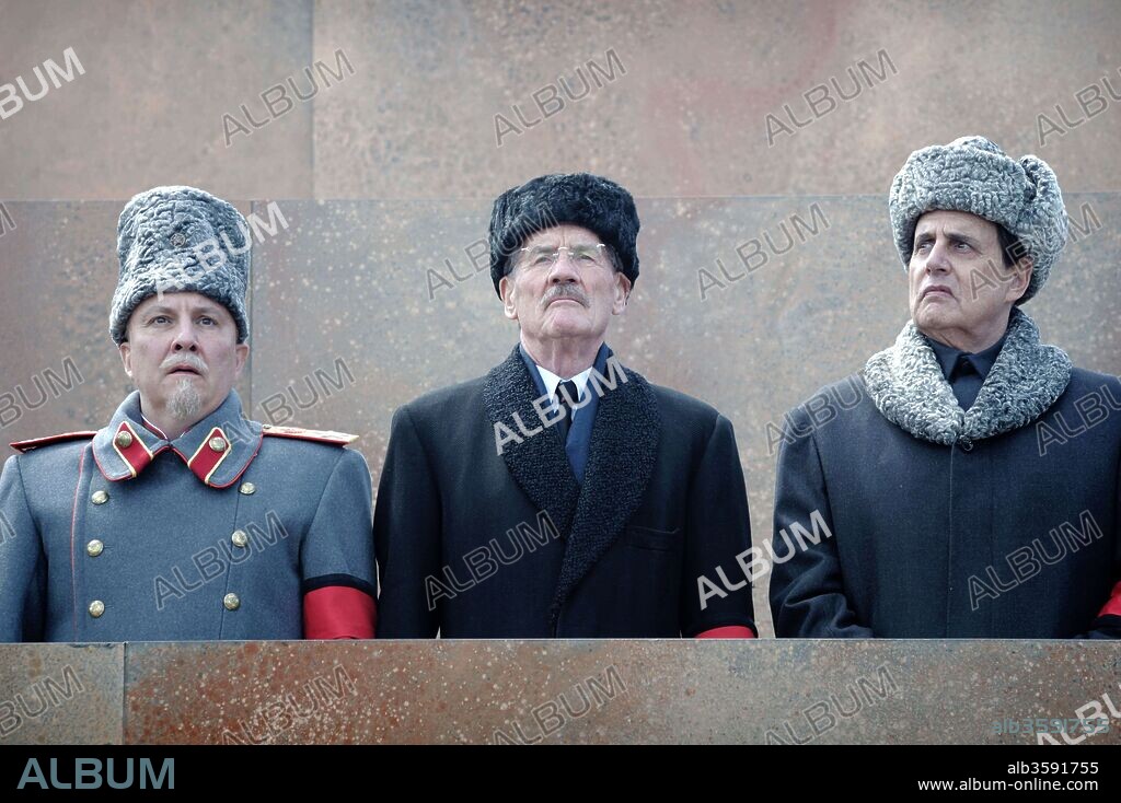 JEFFREY TAMBOR, MICHAEL PALIN and PAUL CHAHIDI in THE DEATH OF STALIN, 2017, directed by ARMANDO LANNUCCI. Copyright Quad Productions / Main Journey / Free Range Films.