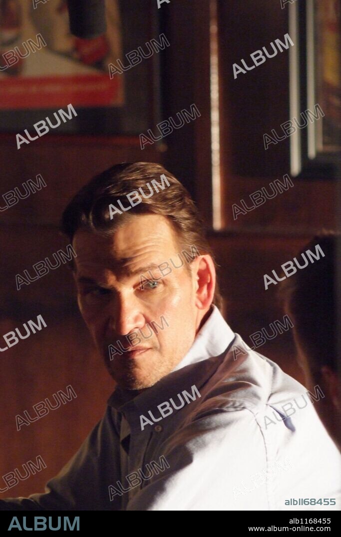PATRICK SWAYZE in THE BEAST, 2009 (BEAST, THE-TV), directed by VINCENT ANGELL and WILLIAM ROTKO. Copyright Sony Pictures Television. episodio 1.