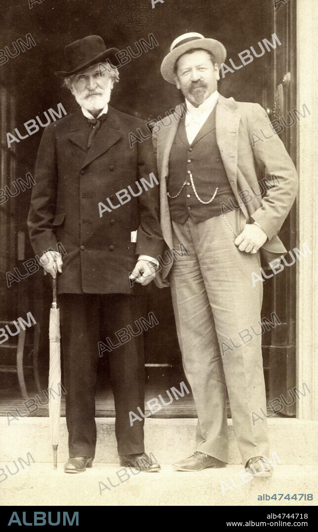 Giuseppe VERDI (1813-1901) et le tenor italien Francesco TAMAGNO (mort en 1905) a Corso Garibaldi la Spezia. Portrait, photographie fin 19eme siecle ou vers 1900. Collection privee. Credit Collection NB/KHARBINE TAPABOR.