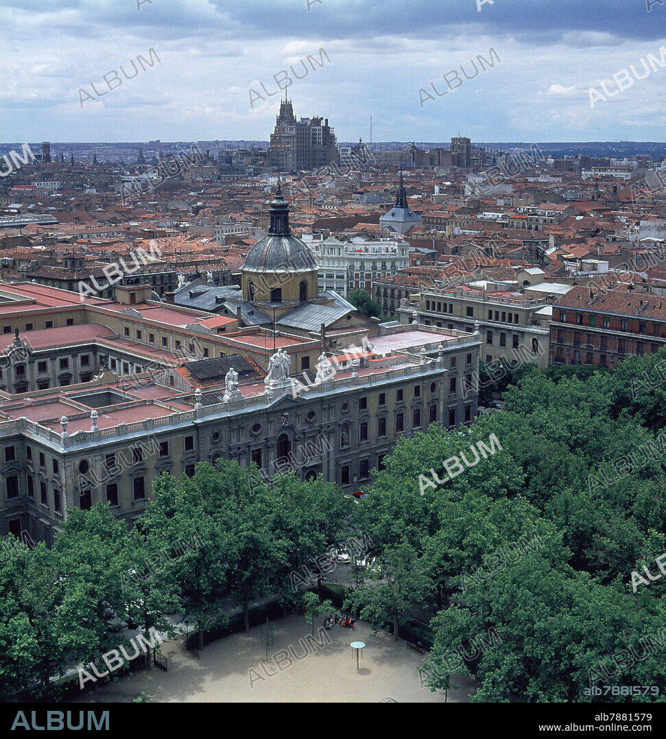 AUTOR LIBRE 01307. PLAZA DE LA VILLA DE PARIS CON EL TRIBUNAL SUPREMO Y LAS SALESAS VISTAS DESDE LA TORRES DE COLON - FOTO AÑOS 60.