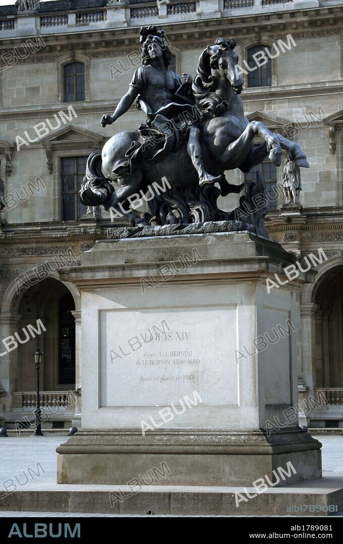 LUIS XIV DE BORBON, "el Rey Sol" (Saint Germain-en Laye, 1638-Versalles, 1715). Rey de Francia. Estatua ecuestre. París. Francia.