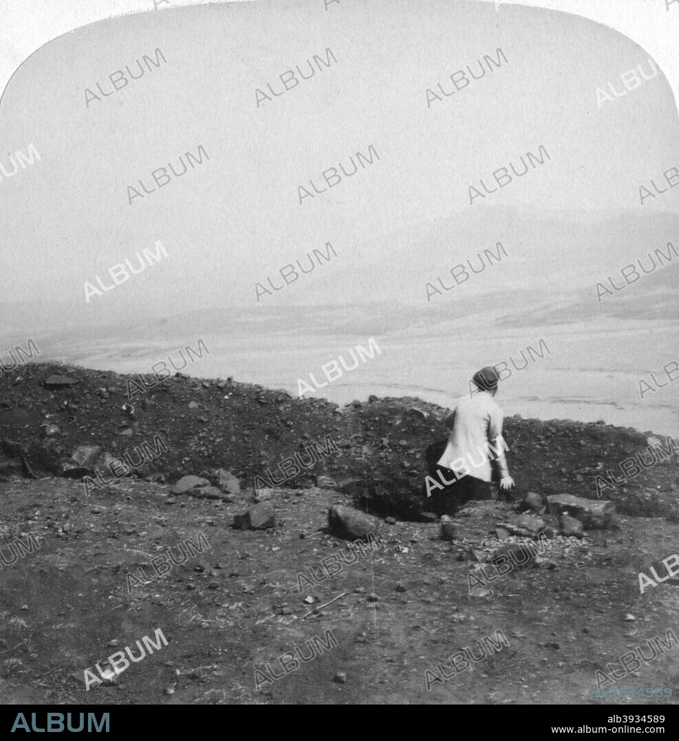 Spion Kop, from a Boer trench on Krantz Kloot, South Africa, 1901. Stereoscopic card. In January 1900, the hill of Spion Kop was the scene of a major defeat for the British army under General Sir Redvers Buller at the hands of the Boers.
