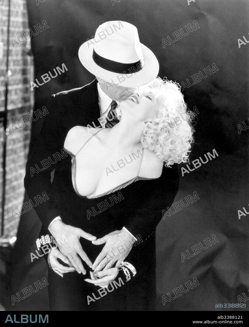 MADONNA und WARREN BEATTY in DICK TRACY, 1990, unter der Regie von WARREN BEATTY. Copyright TOUCHSTONE PICTURES.