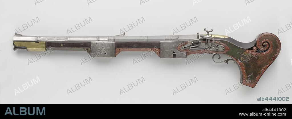 Two wall guns (jingals) Two portable cannons (jingals) Gingal or Grasshopper, Heavy-duty rifle with two support points and engraved fittings. The gun is intended to be placed on a tripod. The loop is modeled. Miquette lock with three outer springs. Barrel, loading stick and lock forged, brass and iron sheet metal and drawer with carved decoration and paint residues., anonymous, Sri Lanka, c. 1725 - c. 1760, iron (metal), wood (plant material), brass (alloy), l 155 cm.