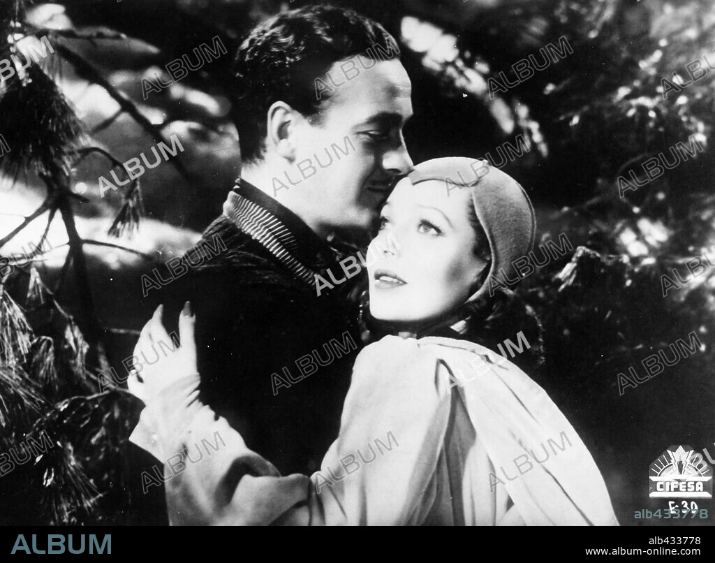 DAVID NIVEN and LORETTA YOUNG in ETERNALLY YOURS, 1939, directed by TAY GARNETT. Copyright UNITED ARTISTS.