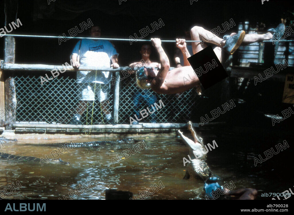 STEVE-O in JACKASS, THE MOVIE, 2002, directed by JEFF TREMAINE. Copyright DICKHOUSE PRODUCTIONS/MTV FILMS/LYNCH SIDEROW/PARAMOUNT.