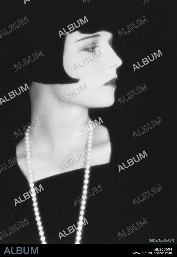 LOUISE BROOKS.  1928