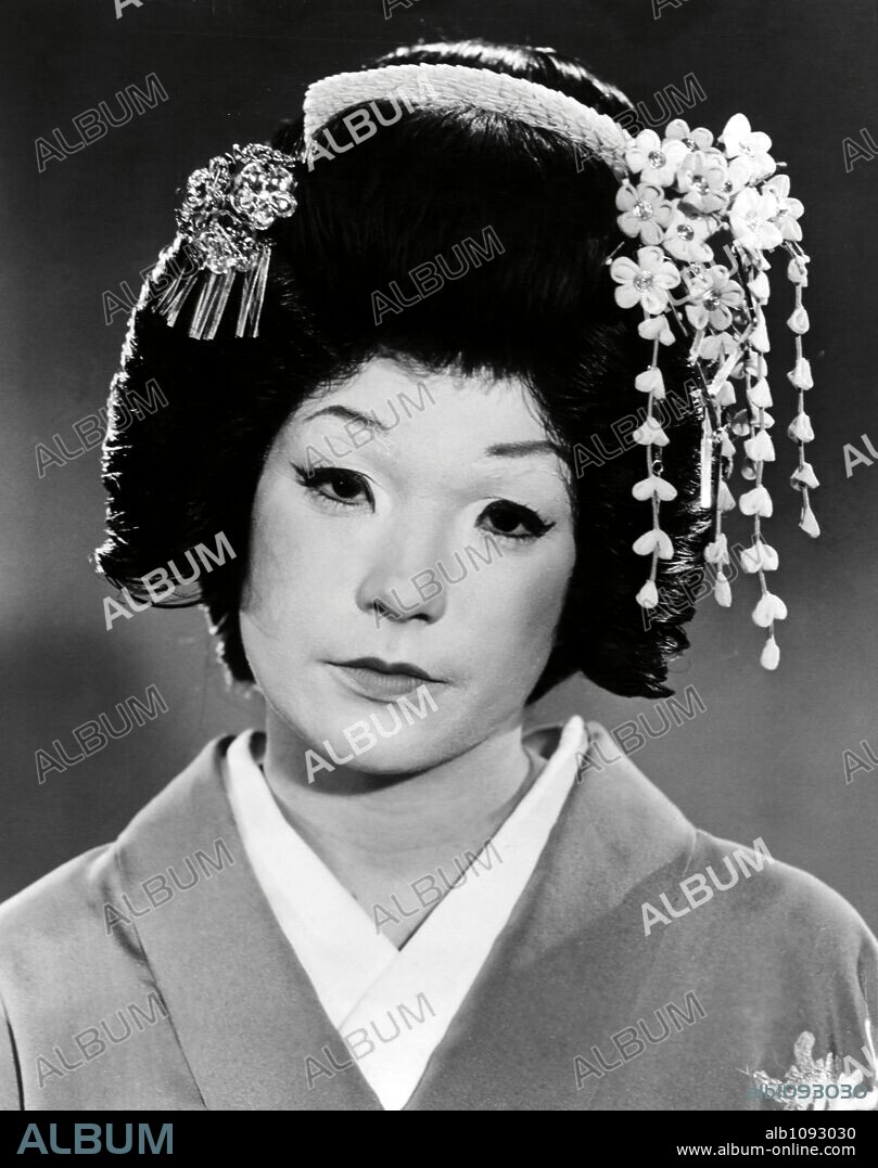 SHIRLEY MACLAINE en MI DULCE GEISHA, 1962 (MY GEISHA), dirigida por JACK CARDIFF. Copyright PARAMOUNT PICTURES.